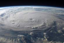 L'œil du cyclone vu de l'espace