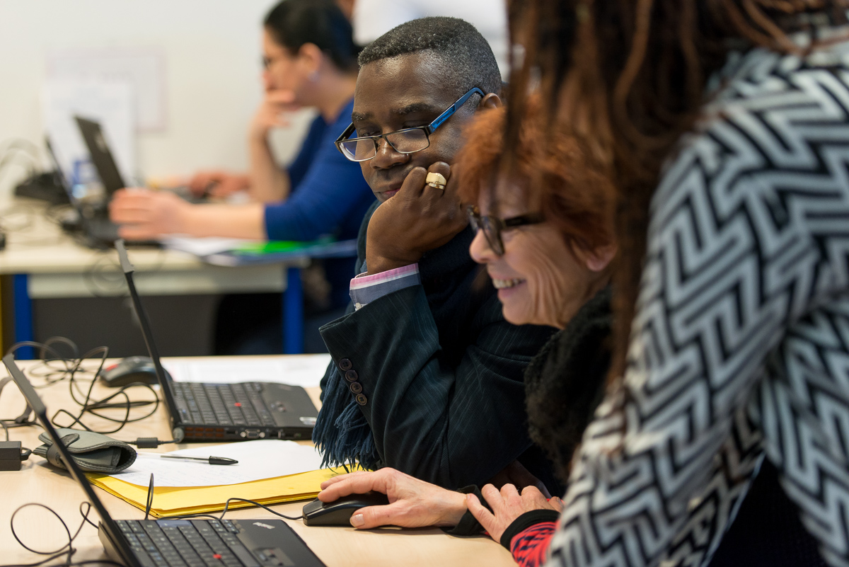 Emmaüs Connect Lyon recherche des bénévoles : l&rsquo;inclusion numérique au service de l&rsquo;inclusion sociale