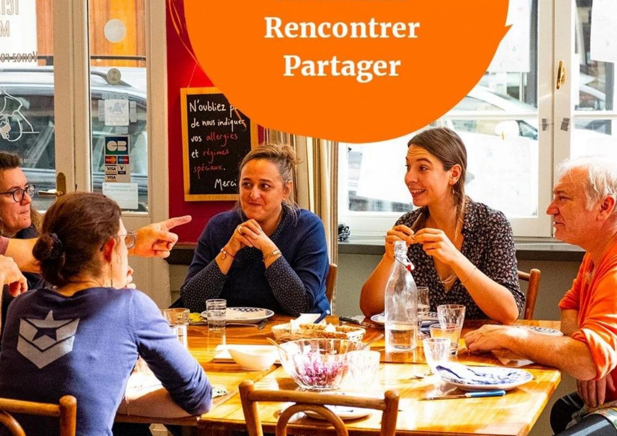 Les petites cantines brisent l’isolement autour d’un repas